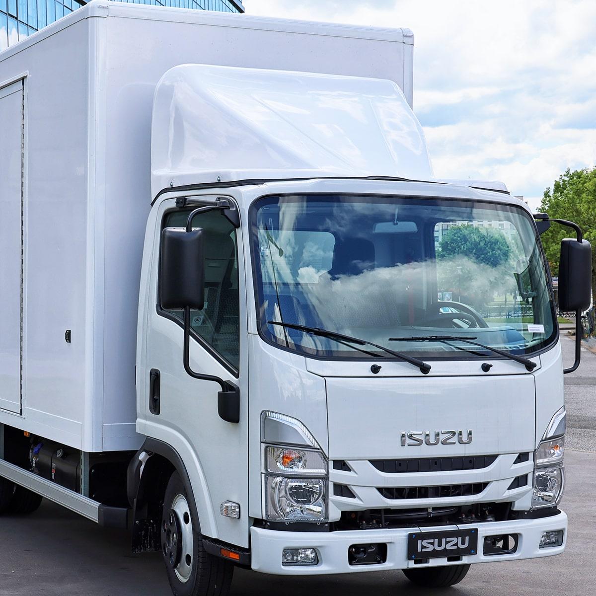 Isuzu M21 Ground